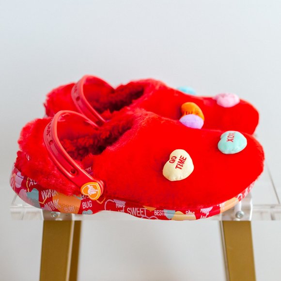 Crocs Classic Sweethearts Fur Sure Red Men 12 Valentine's Candy Collab New - Picture 9 of 11